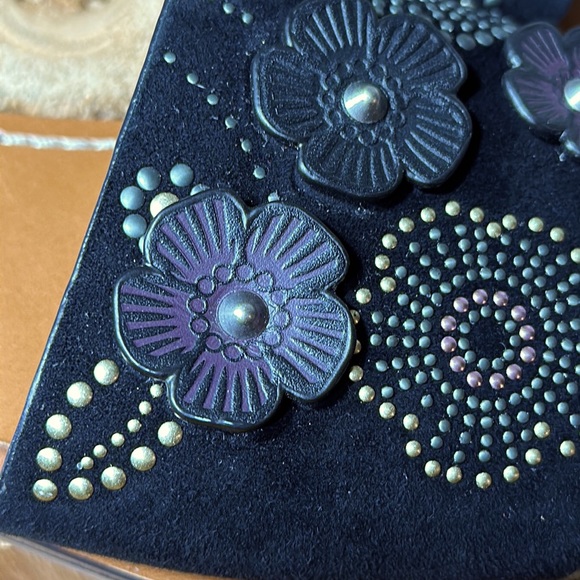 COACH Tea Rose with Rivets Slides - Picture 2 of 13